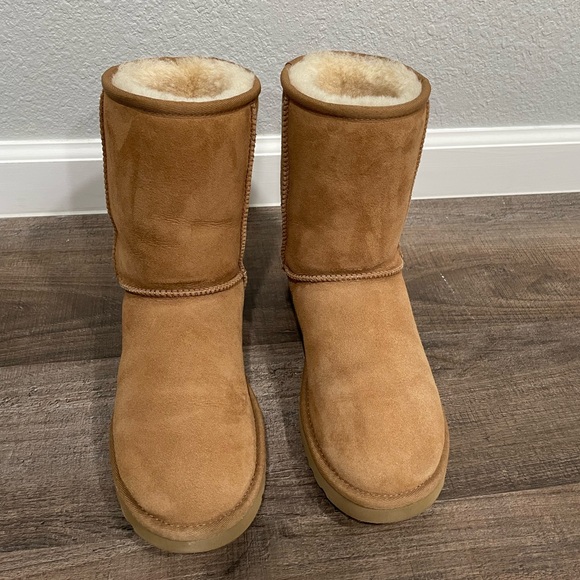 UGG Boots Class Short women’s size 7 - Picture 1 of 9